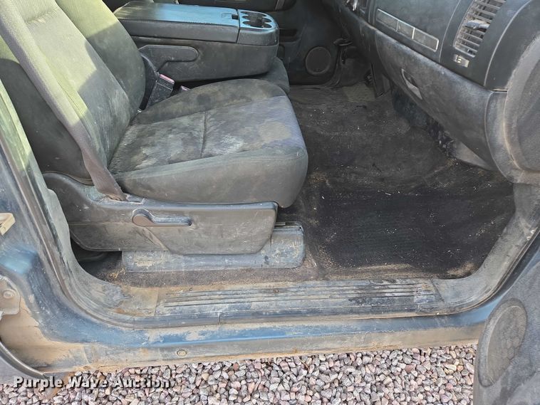 image for item DT4557 2010 Chevrolet Silverado 1500 Crew Cab pickup truck