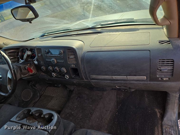 image for item DT4557 2010 Chevrolet Silverado 1500 Crew Cab pickup truck