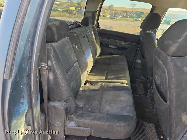 image for item DT4557 2010 Chevrolet Silverado 1500 Crew Cab pickup truck