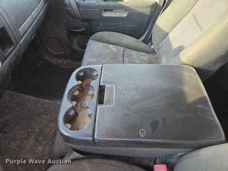 image for item DT4557 2010 Chevrolet Silverado 1500 Crew Cab pickup truck