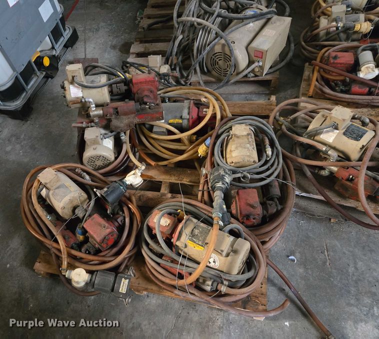 image for item DT4561 Approximately 18 Inject-O-Meter I70-75 irrigation pumps