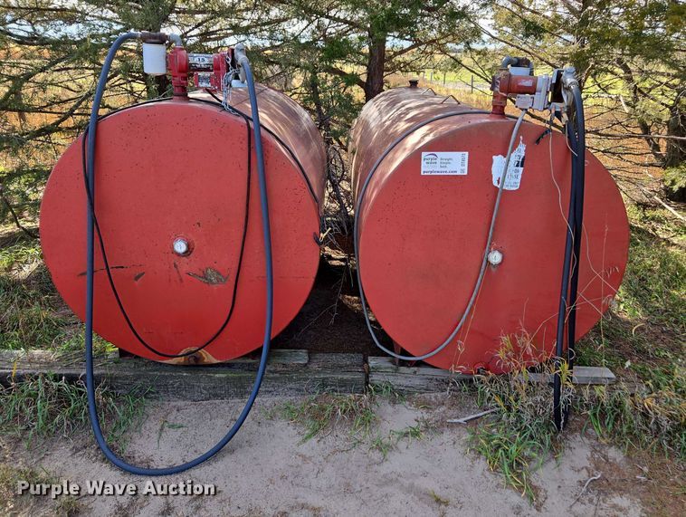 image for item DT4573 (2) fuel tanks