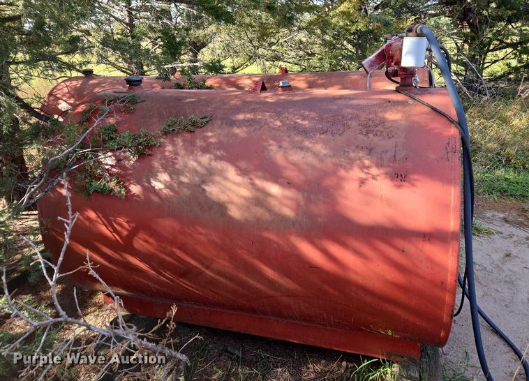 image for item DT4573 (2) fuel tanks