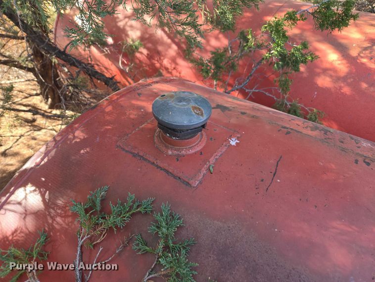 image for item DT4573 (2) fuel tanks