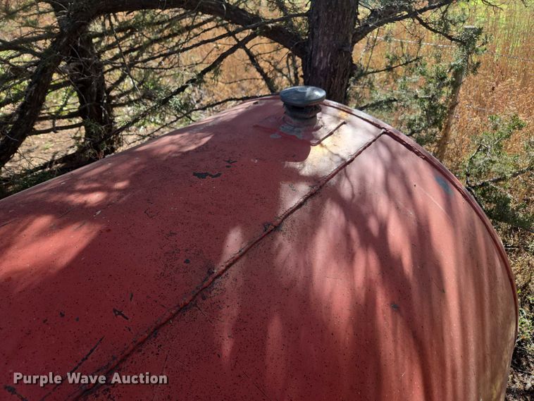 image for item DT4573 (2) fuel tanks