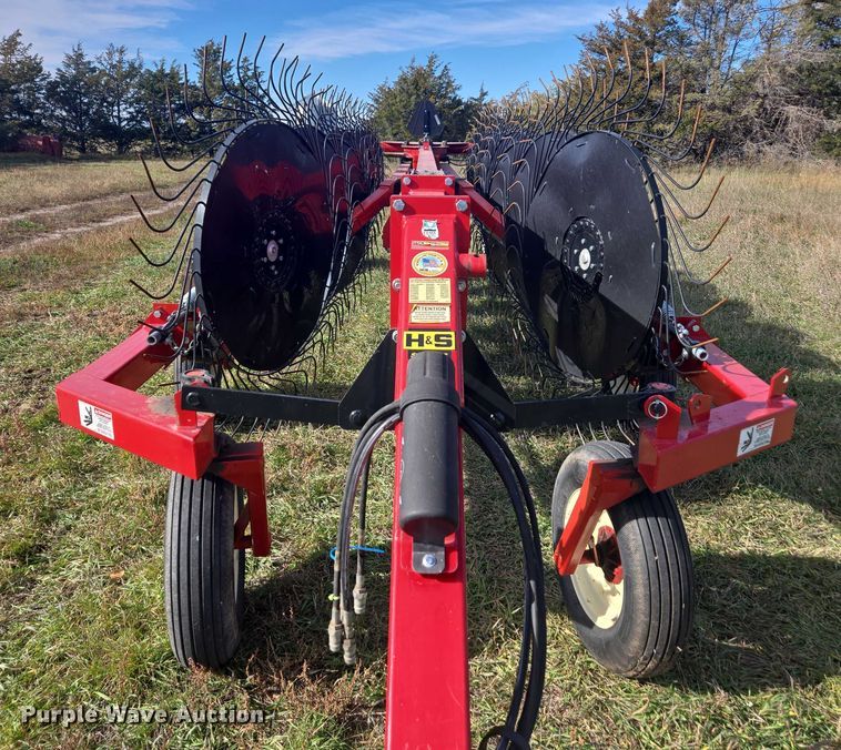 image for item DT4574 H&S 5114 hay rake