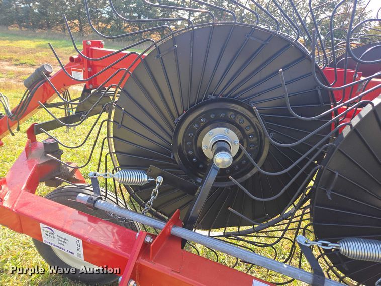 image for item DT4574 H&S 5114 hay rake