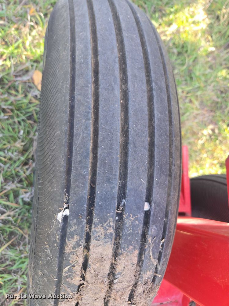 image for item DT4574 H&S 5114 hay rake