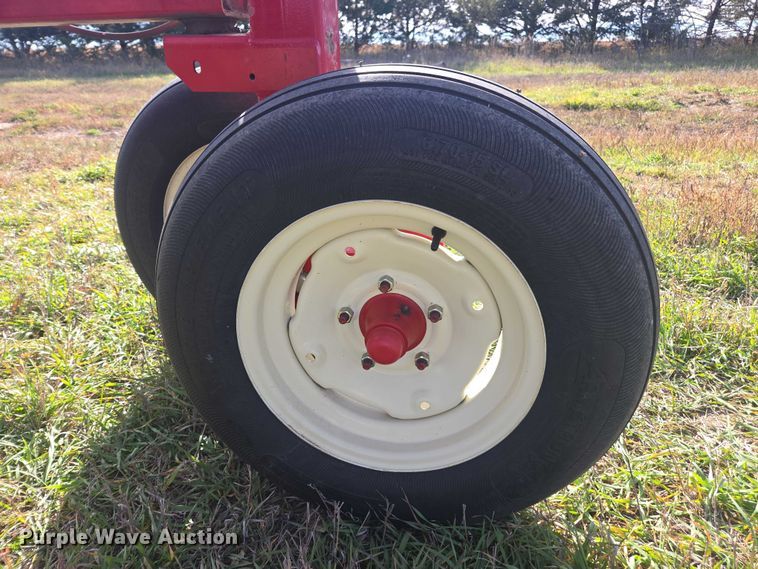 image for item DT4574 H&S 5114 hay rake