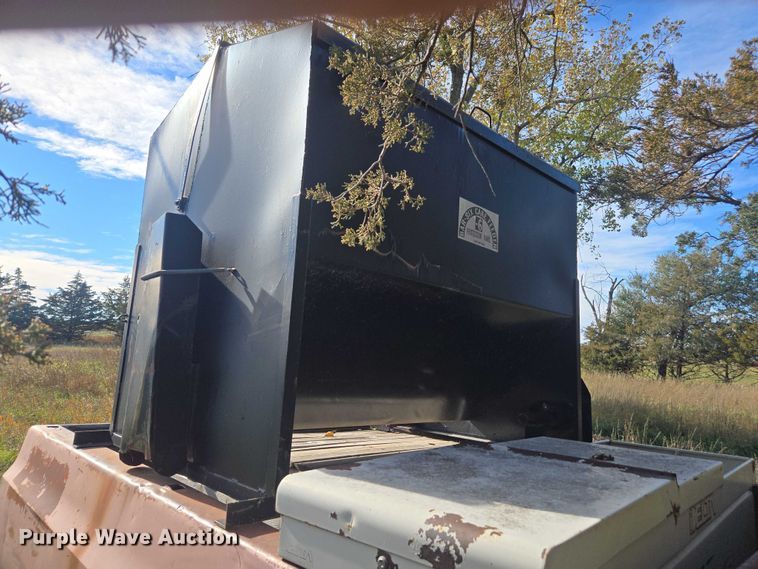 image for item DT4575 Bar-Six cake feeder