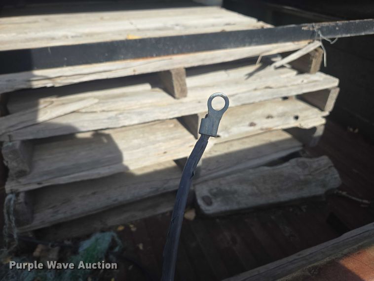 image for item DT4575 Bar-Six cake feeder