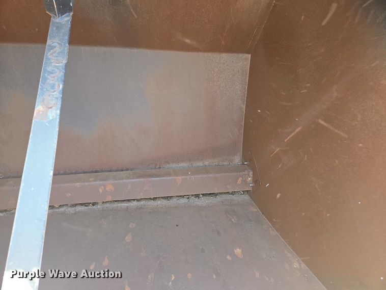 image for item DT4575 Bar-Six cake feeder