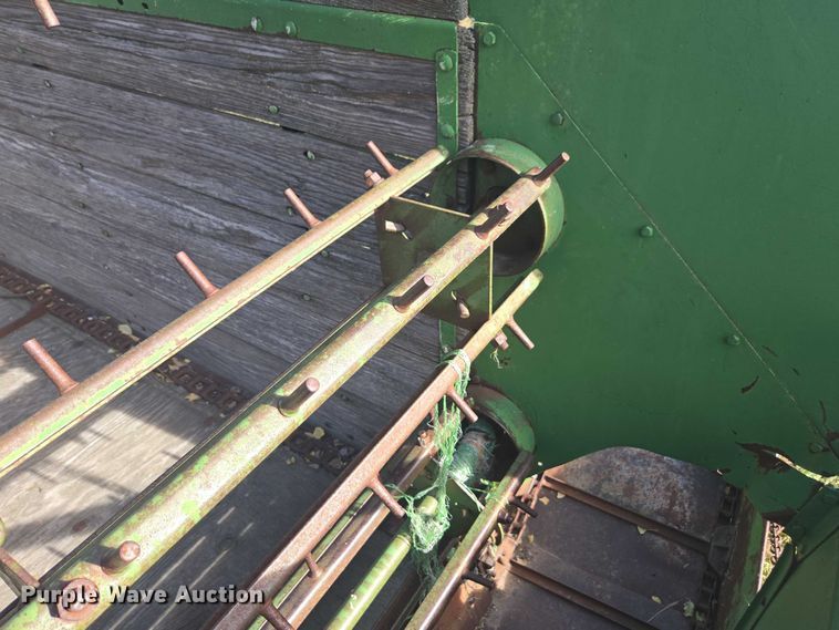 image for item DT4576 John Deere E0122 silage wagon