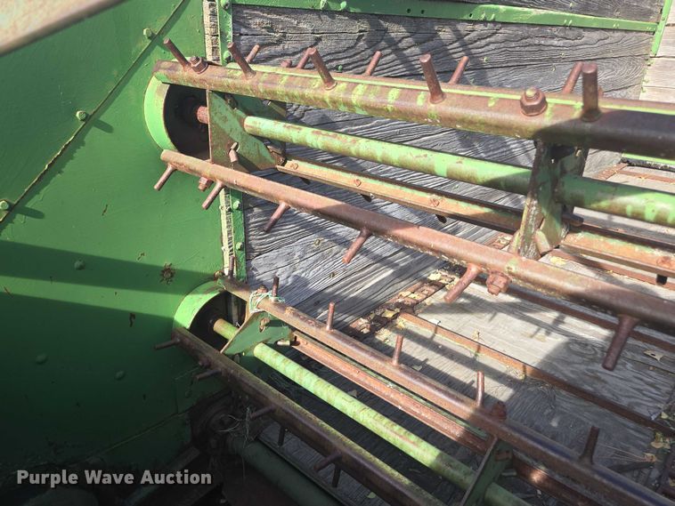 image for item DT4576 John Deere E0122 silage wagon