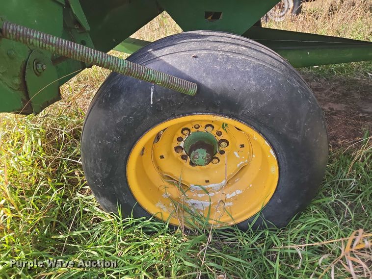 image for item DT4576 John Deere E0122 silage wagon