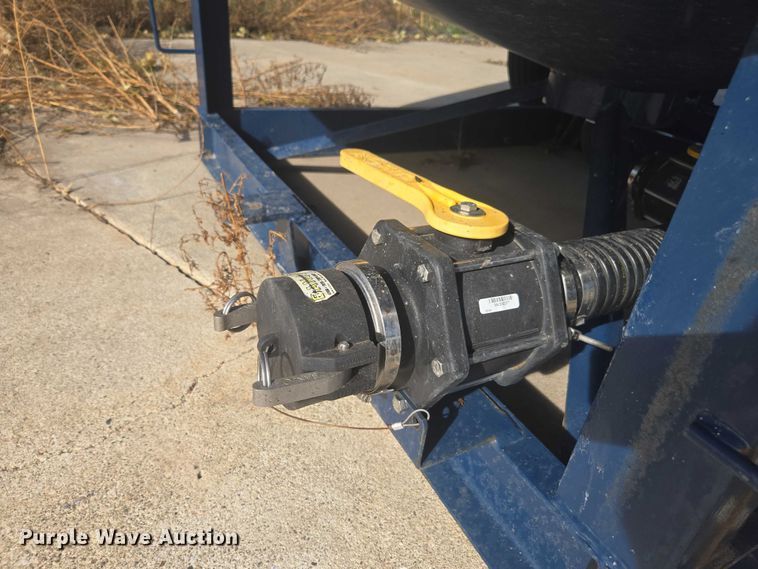 image for item DT4577 AG Spray Equipment tank trailer