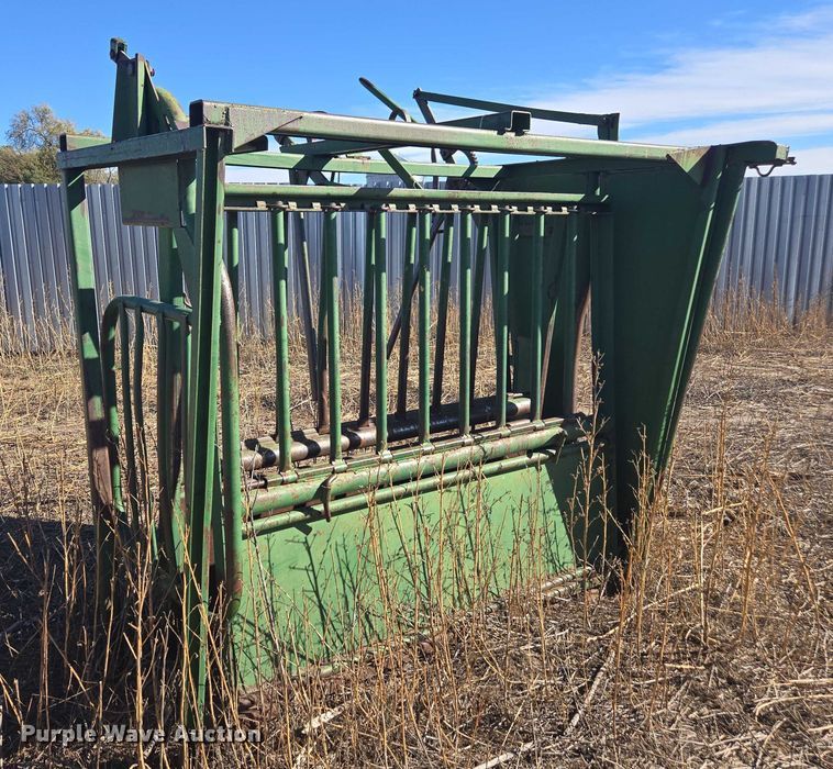 image for item DT4578 Squeeze chute