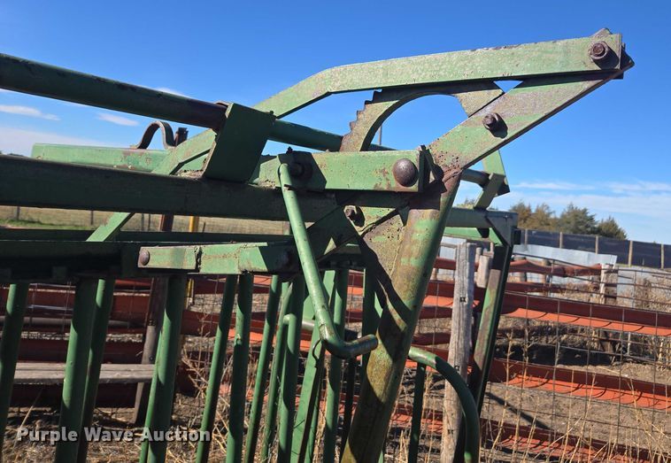 image for item DT4578 Squeeze chute