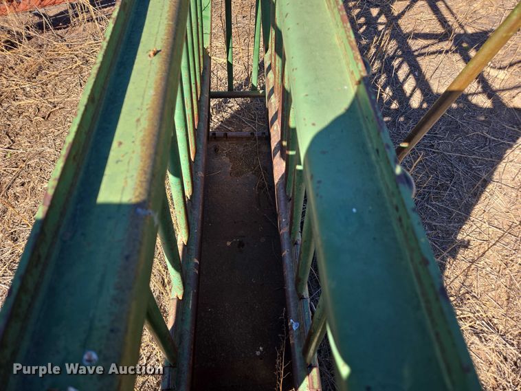 image for item DT4578 Squeeze chute