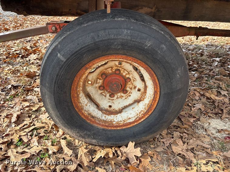image for item DT4581 hay wagon