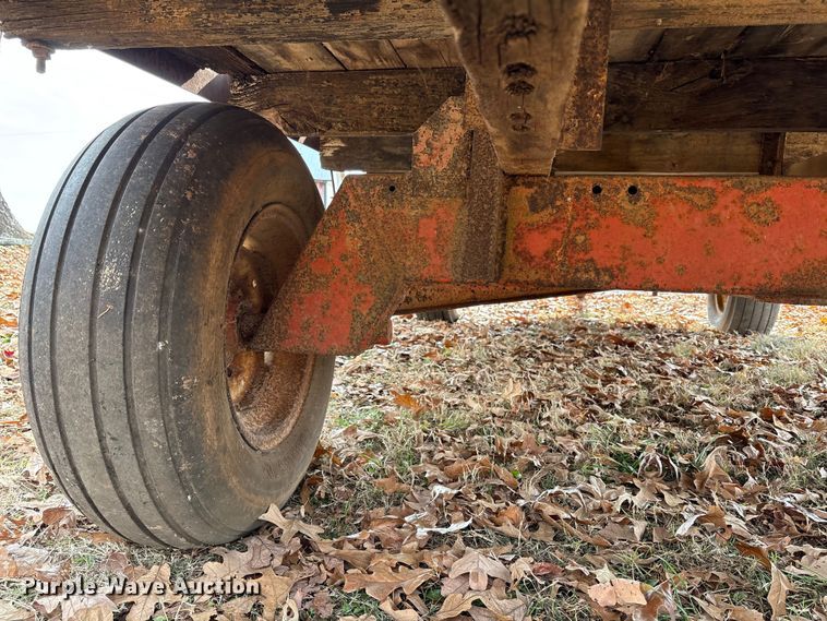 image for item DT4581 hay wagon