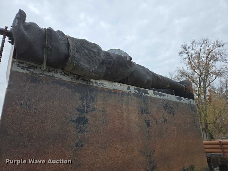 image for item DT4583 2003 Utility flatbed trailer