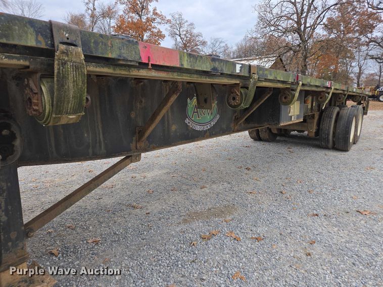 image for item DT4583 2003 Utility flatbed trailer