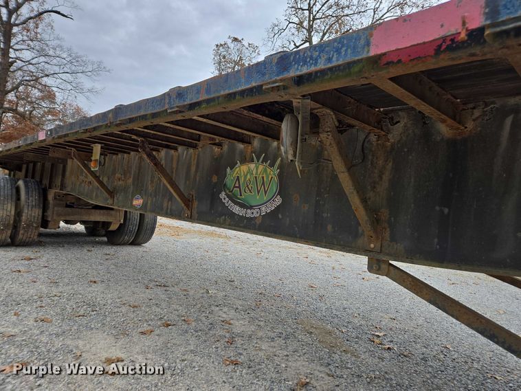 image for item DT4583 2003 Utility flatbed trailer