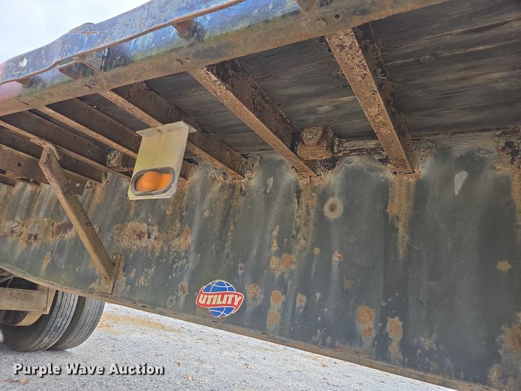 image for item DT4583 2003 Utility flatbed trailer