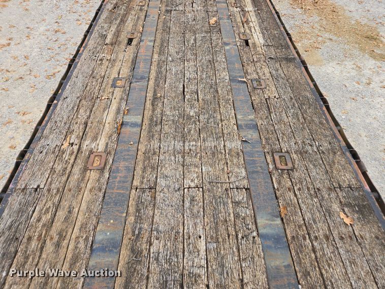 image for item DT4583 2003 Utility flatbed trailer