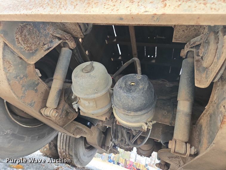 image for item DT4583 2003 Utility flatbed trailer