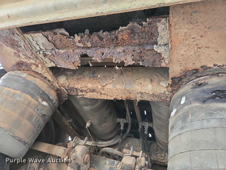 image for item DT4583 2003 Utility flatbed trailer