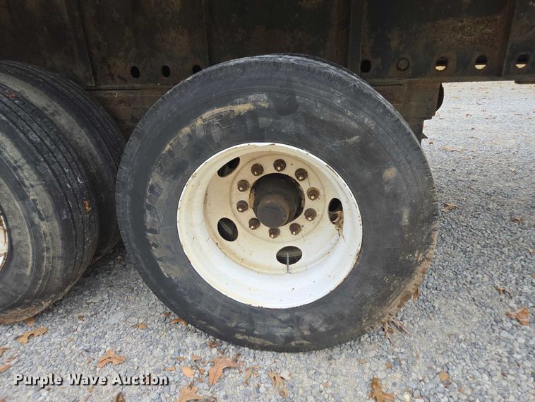 image for item DT4583 2003 Utility flatbed trailer