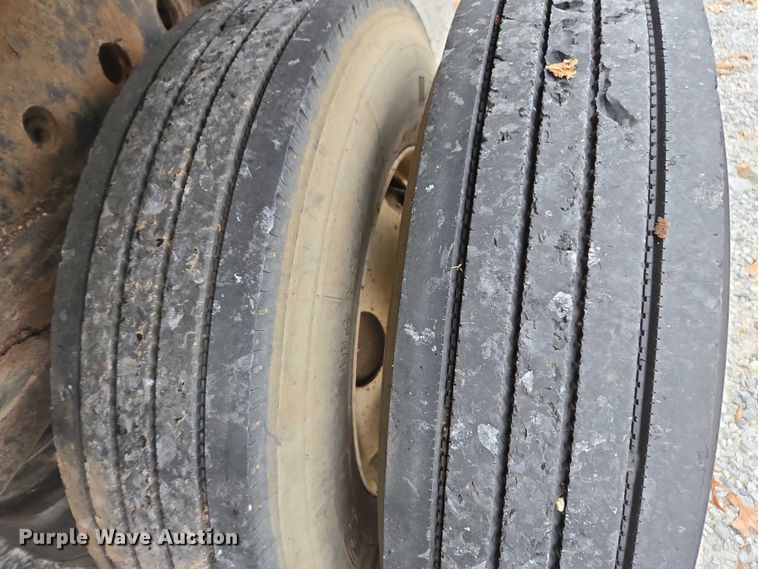 image for item DT4583 2003 Utility flatbed trailer