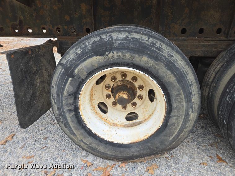 image for item DT4583 2003 Utility flatbed trailer