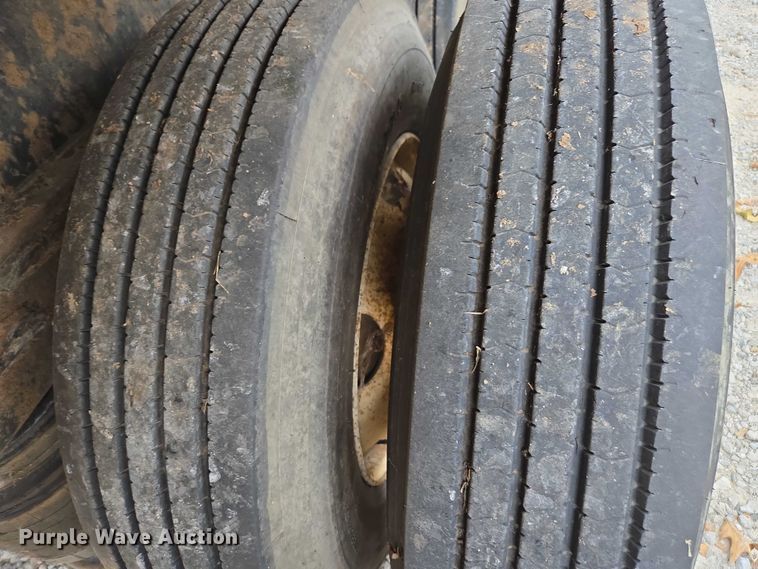 image for item DT4583 2003 Utility flatbed trailer