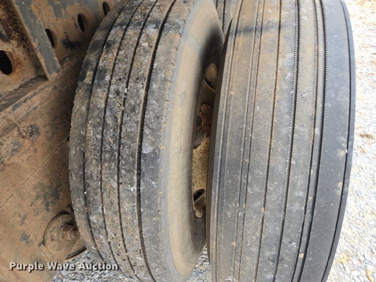 image for item DT4583 2003 Utility flatbed trailer