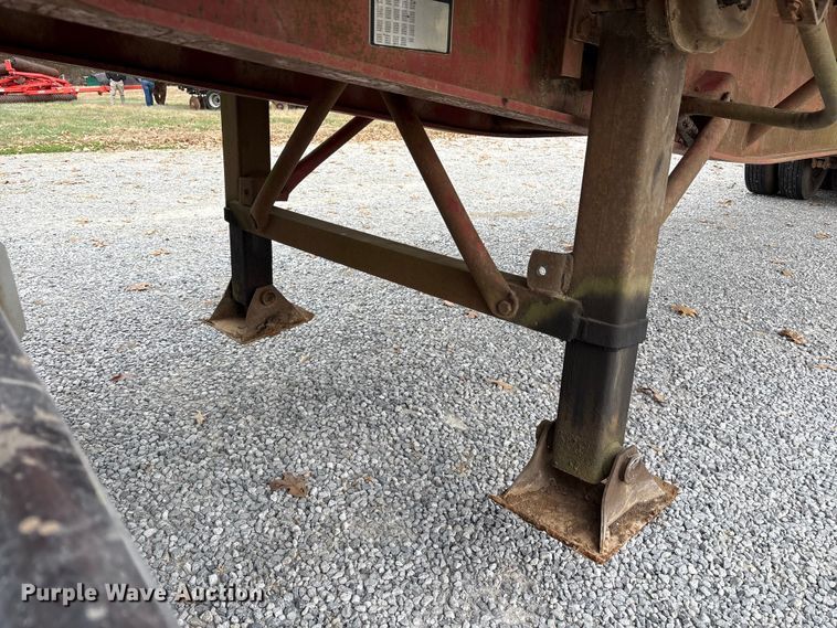 image for item DT4584 1990 Fruehauf PBA-F2S-45N flatbed trailer
