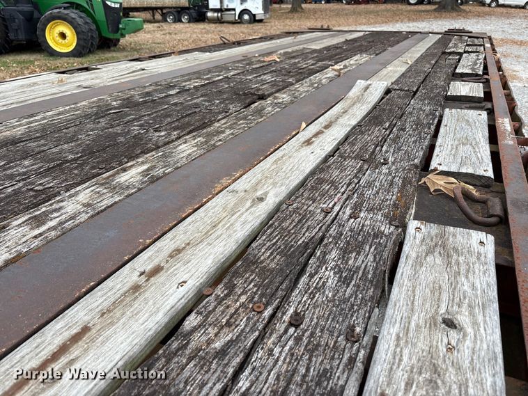 image for item DT4584 1990 Fruehauf PBA-F2S-45N flatbed trailer