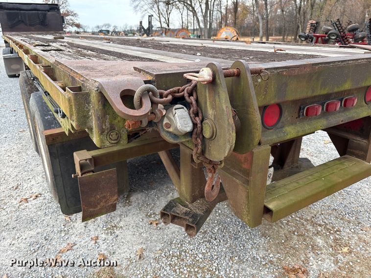 image for item DT4584 1990 Fruehauf PBA-F2S-45N flatbed trailer