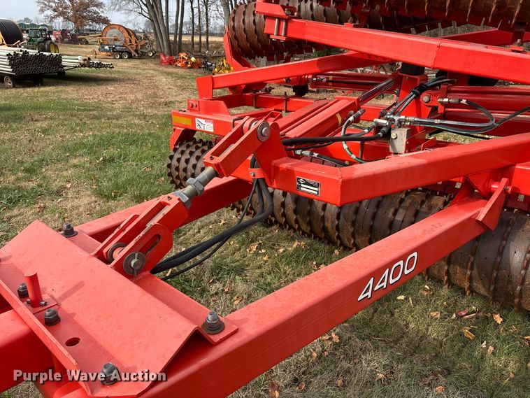 image for item DT4587 Kuhn 4400 cultipacker