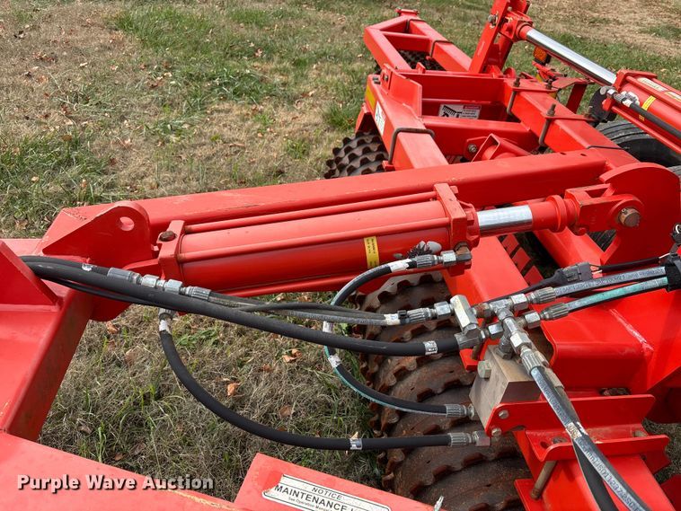 image for item DT4587 Kuhn 4400 cultipacker