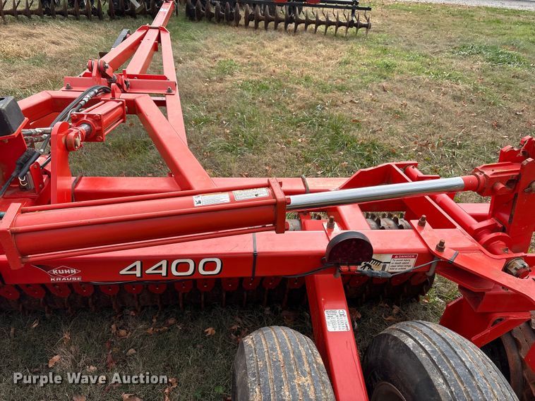 image for item DT4587 Kuhn 4400 cultipacker