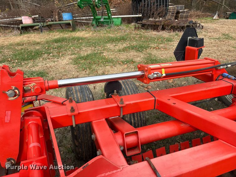 image for item DT4587 Kuhn 4400 cultipacker