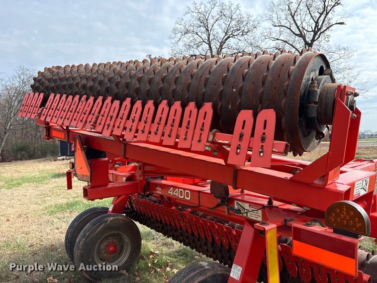 image for item DT4587 Kuhn 4400 cultipacker