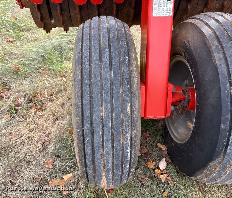 image for item DT4587 Kuhn 4400 cultipacker