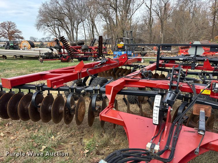 image for item DT4588 2015 Case IH 375 field cultivator