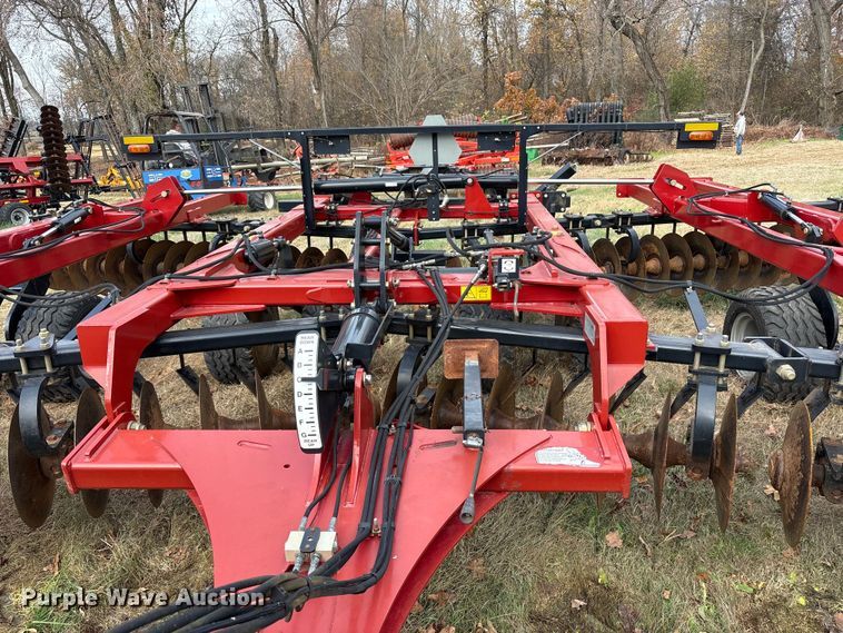 image for item DT4588 2015 Case IH 375 field cultivator