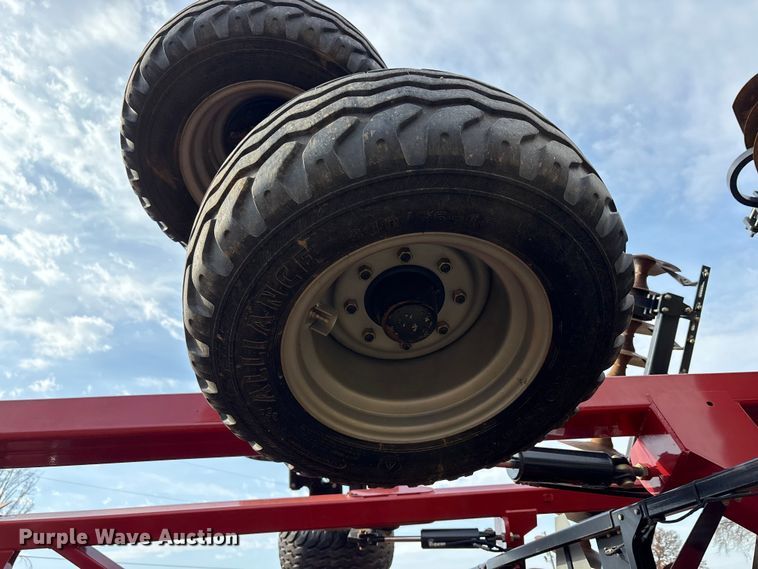 image for item DT4588 2015 Case IH 375 field cultivator