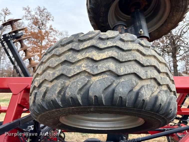 image for item DT4588 2015 Case IH 375 field cultivator